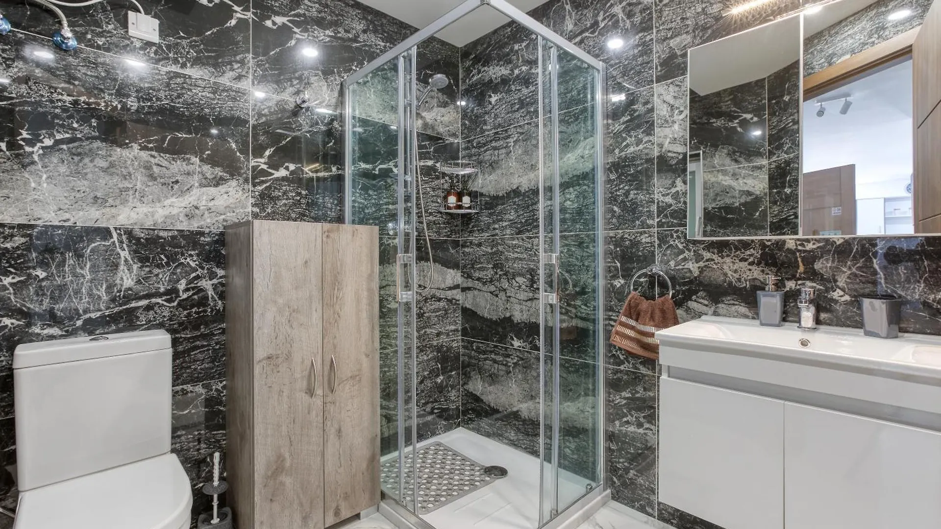 Brand New-2 Bedrooms Flat Gzira 0*,  Malta
